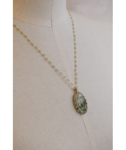 Collier "talisman" court en...